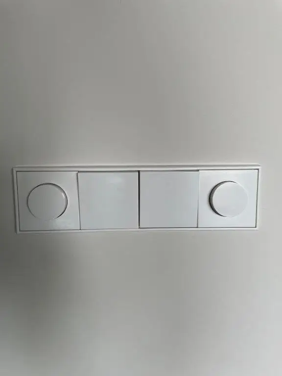 Installatie klein elektrawerk Amsterdam.