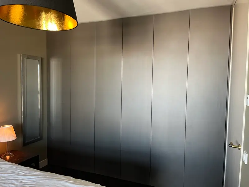 Ikea Plafondhoge deuren Pax gesloten